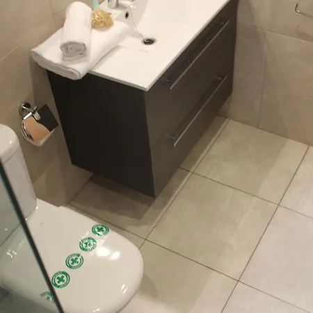 Agi Riera Ginjolers Apartament