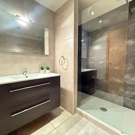 Agi Riera Ginjolers Apartament